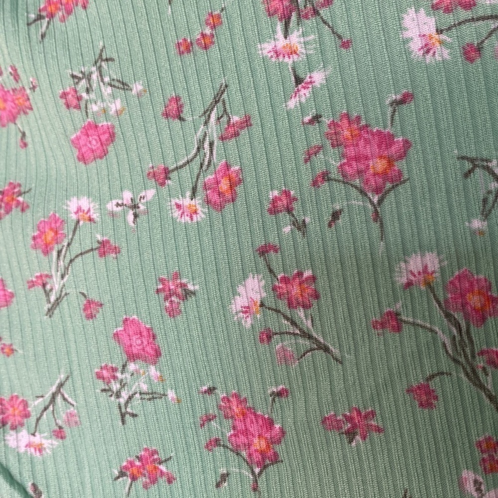 Short sleeve crop top green with flowers - Picture 8 of 9